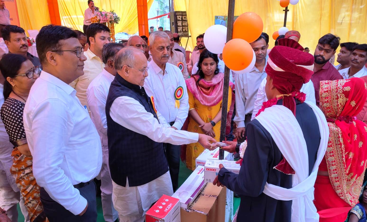 मुख्यमंत्री सामूहिक विवाह योजना के तहत शादी के बंधन में बंधे 22 नव-दंपतियों को आशीर्वाद