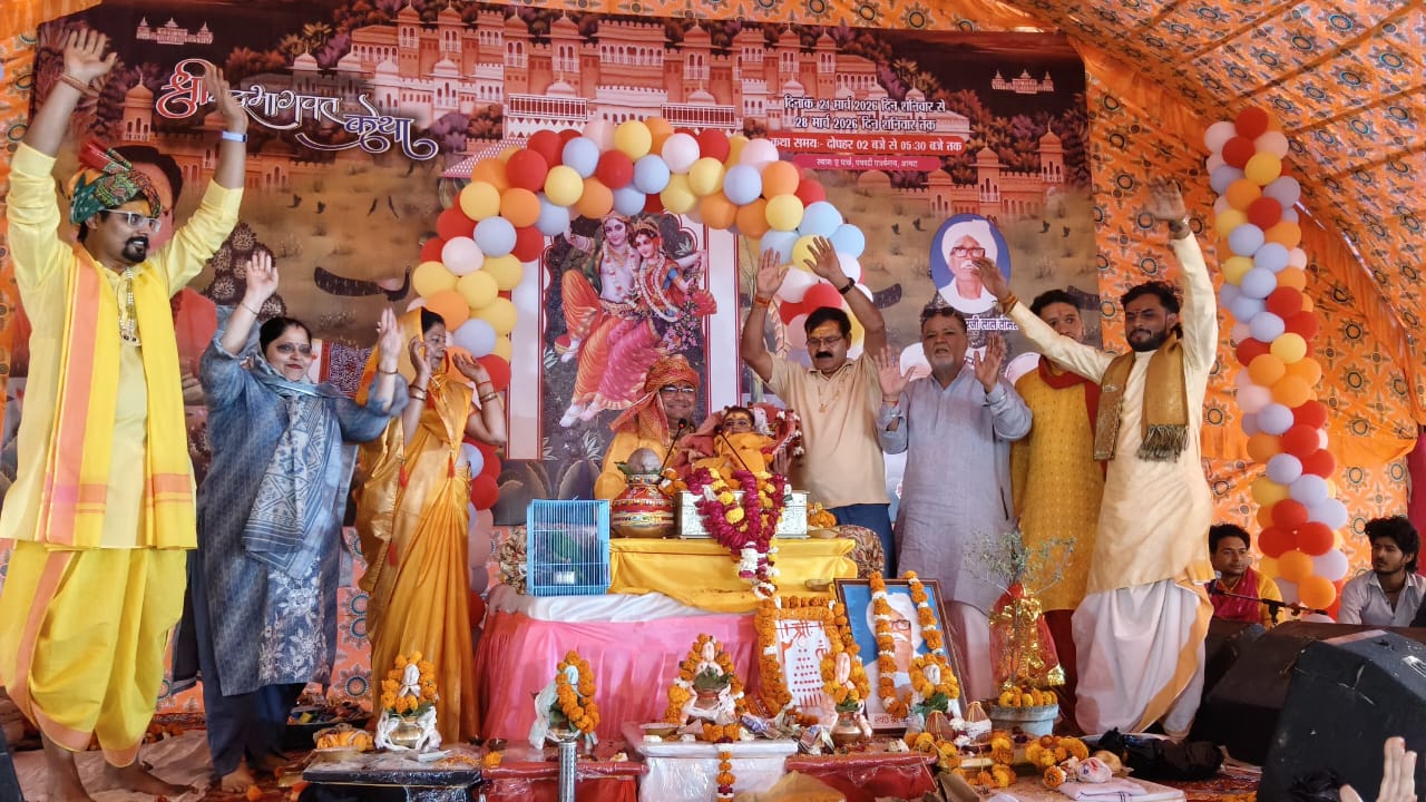 भक्ति और उल्लास में डूबा पार्श्वनाथ पंचवटी, श्रीकृष्ण जन्मोत्सव पर गूंजे नंद के आनंद भयो,के जयकारे