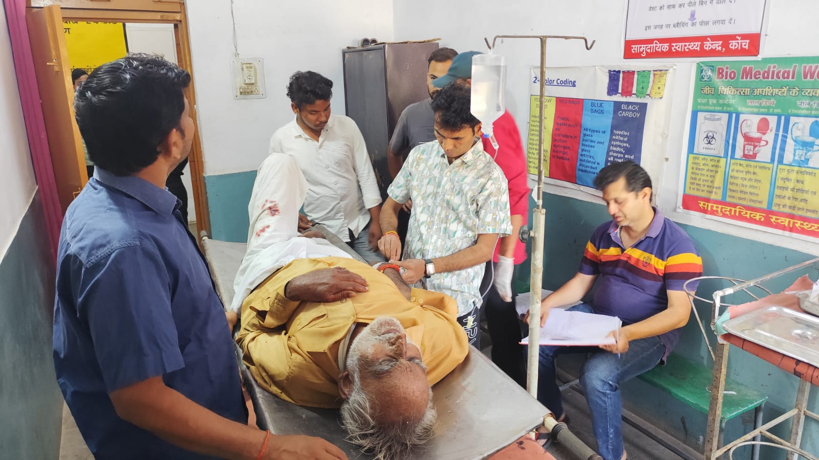 आमने सामने हुई टक्कर में मोटर साइकिल सवार हुए घायल