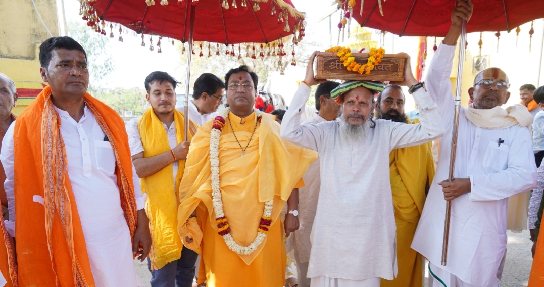 भव्य शोभायात्रा के साथ मुखराई की माटी में प्रारंभ हुआ श्यामा - श्याम मिलन महोत्सव