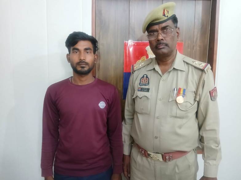 थाना शिकोहाबाद पुलिस टीम द्वारा अवैध असलहा सहित अभियुक्त को किया गिरफ्तार