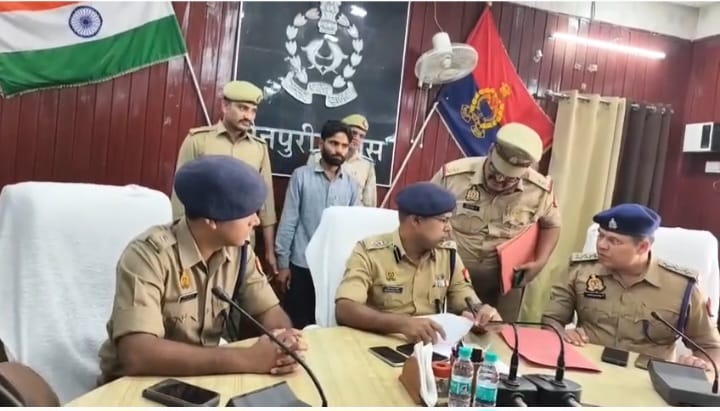 एक दिन पूर्व खेतों पर स्थित एक कमरे में की गई उसकी हत्या, हत्यारोपी प्रेमी गिरफ्तार