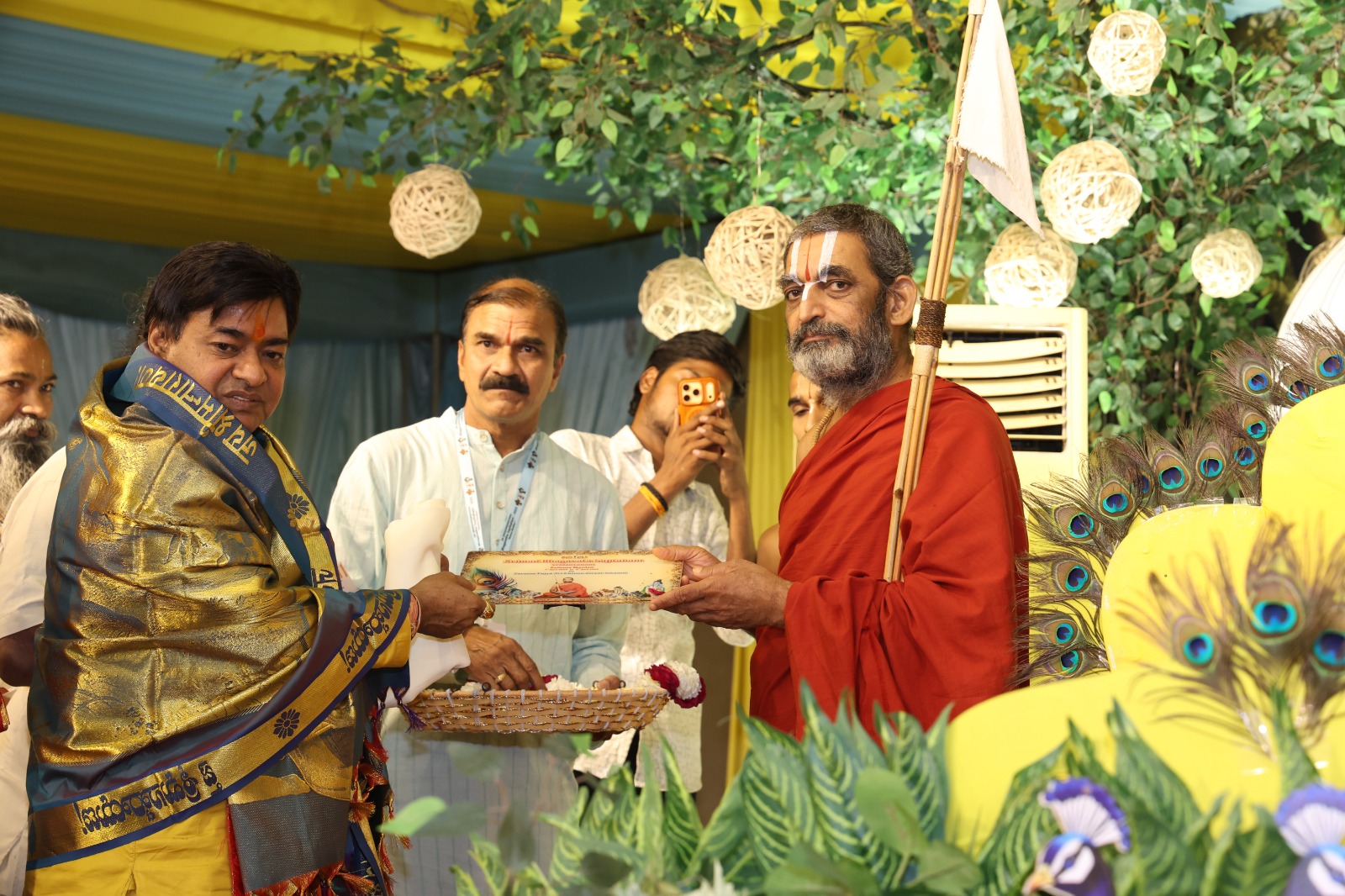 दक्षिण भारत के हजारों लोगों ने ली मूल गर्भगृह स्थल पर मंदिर निर्माण की शपथ