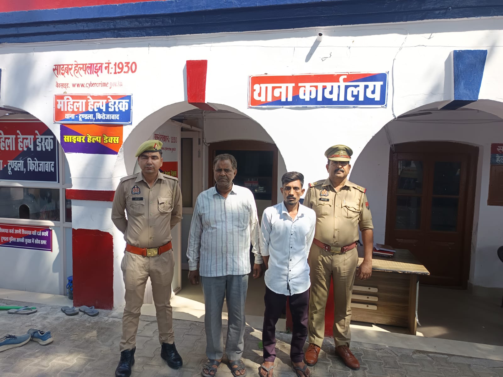 थाना टूण्डला पुलिस टीम द्वारा वांछित अभियुक्तगण मोहम्मद शानू व इकरार को किया गिरफ्तार
