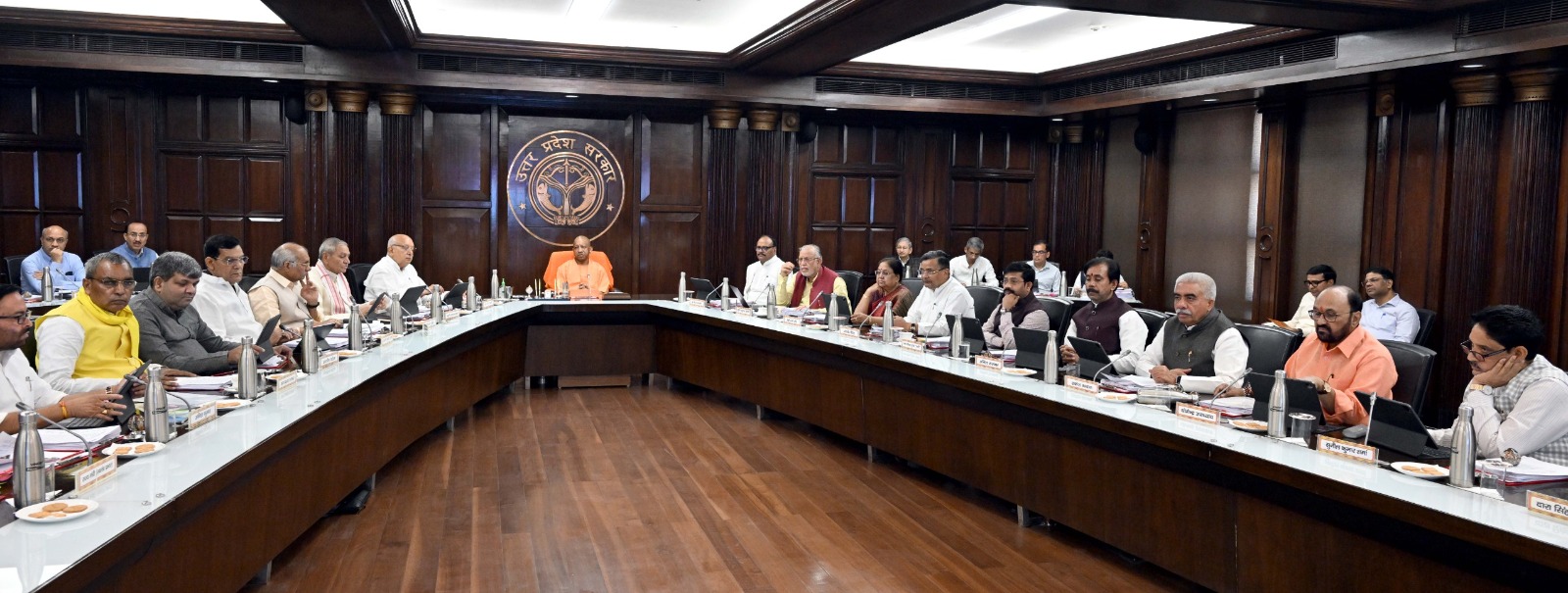 शिक्षामित्रों व अनुदेशकों के मानदेय में वृद्धि को कैबिनेट की मंजूरी, पीपीपी मॉडल पर 49 बस स्टेशनों का होगा कायाकल्प