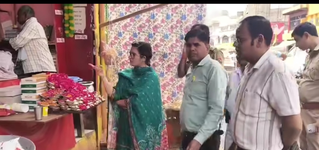 गोवर्धन उप जिलाधिकारी द्वारा चलाये गये खाद सुरखा अभियान से दुकानदारों में मचा हड़कंप