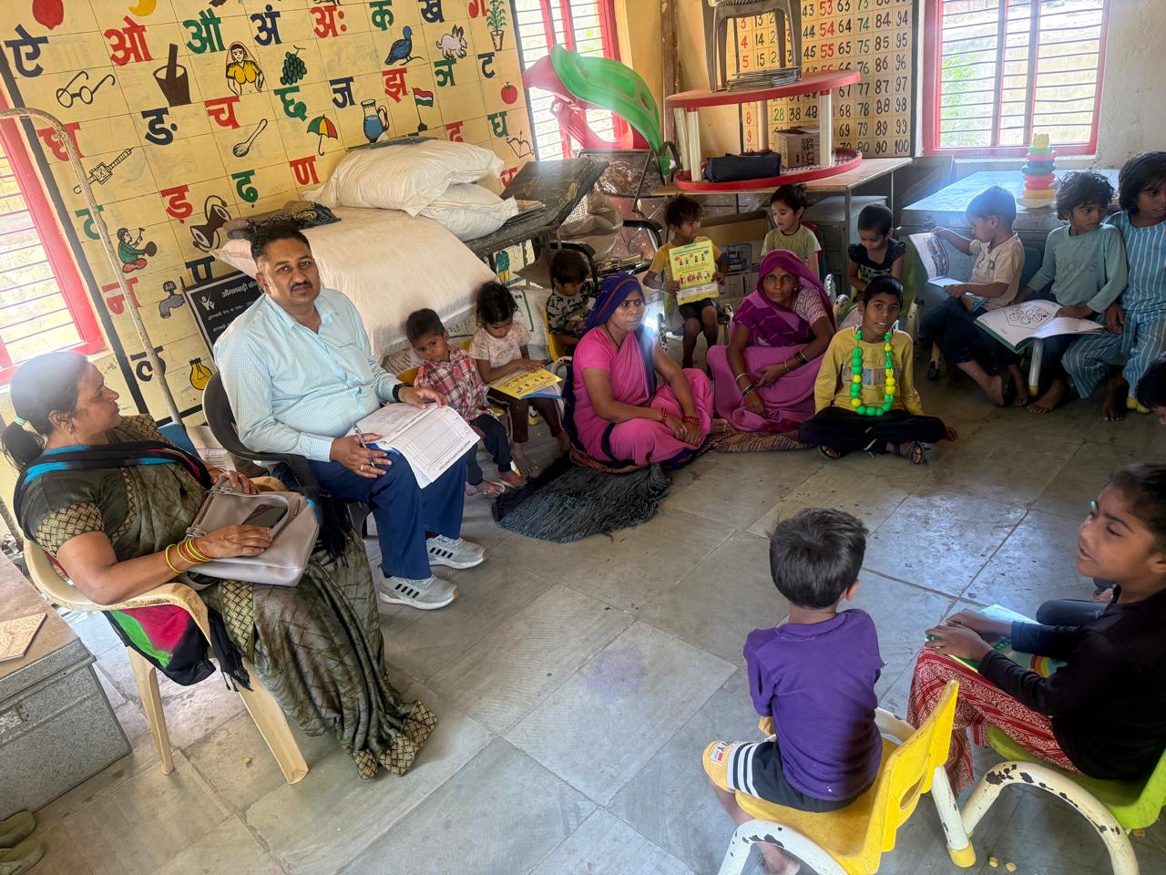 उपनिदेशक ने टांडा, धौर आंगनबाड़ी केंद्रों का औचक निरीक्षण कर व्यवस्थाओं में सुधार के दिए निर्देश