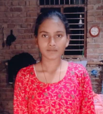 तमन्ना ने हाईस्कूल में 93.33% अंक लाकर जिले में पाया 8वां स्थान, IAS बनकर करना चाहती हैं समाज सेवा