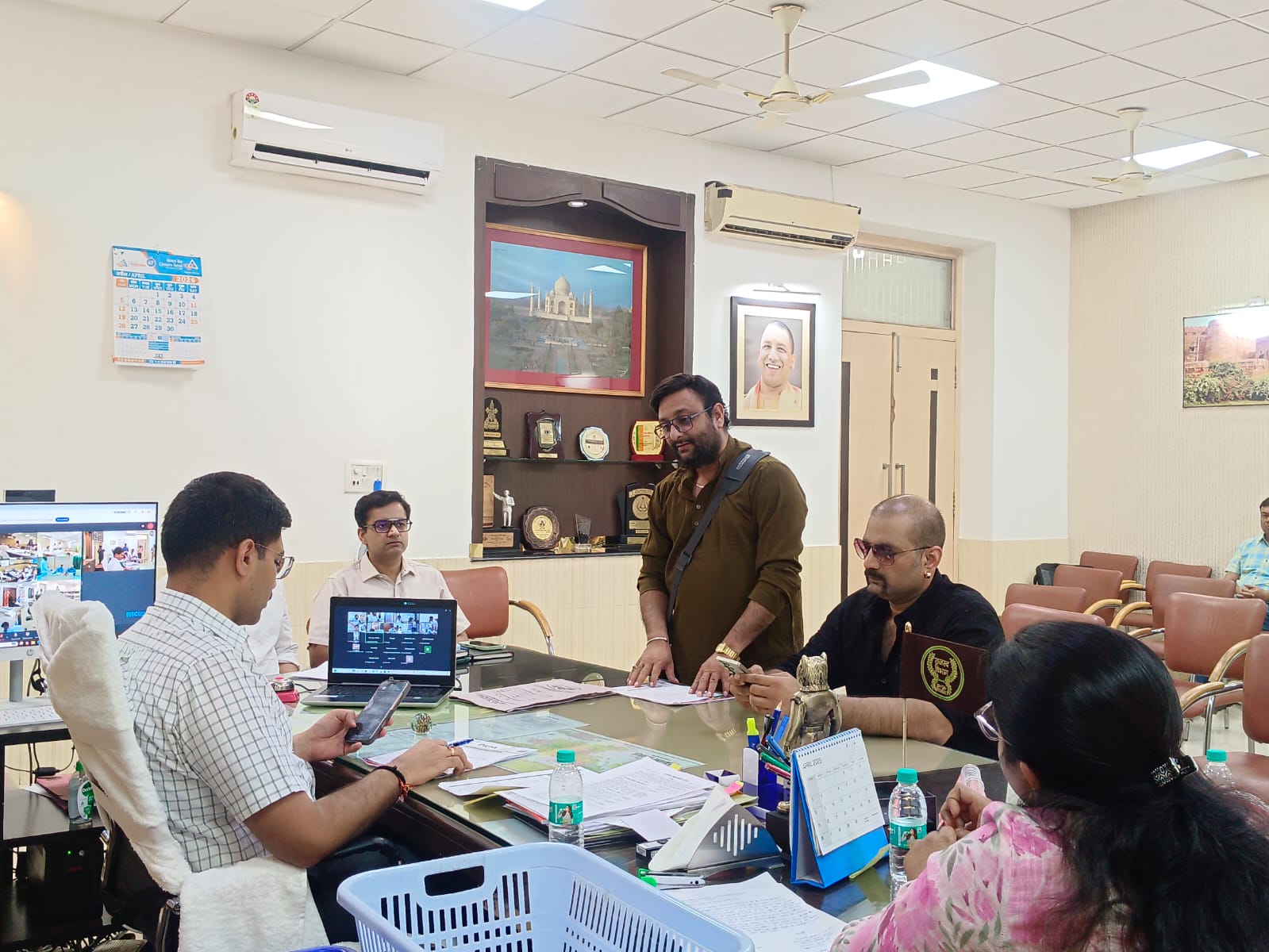 आगरा में छात्र सुरक्षा पर बड़ा हस्तक्षेप, DPS प्रकरण में प्रशासनिक जांच समिति गठित कराने की मांग पर कार्रवाई शुरू