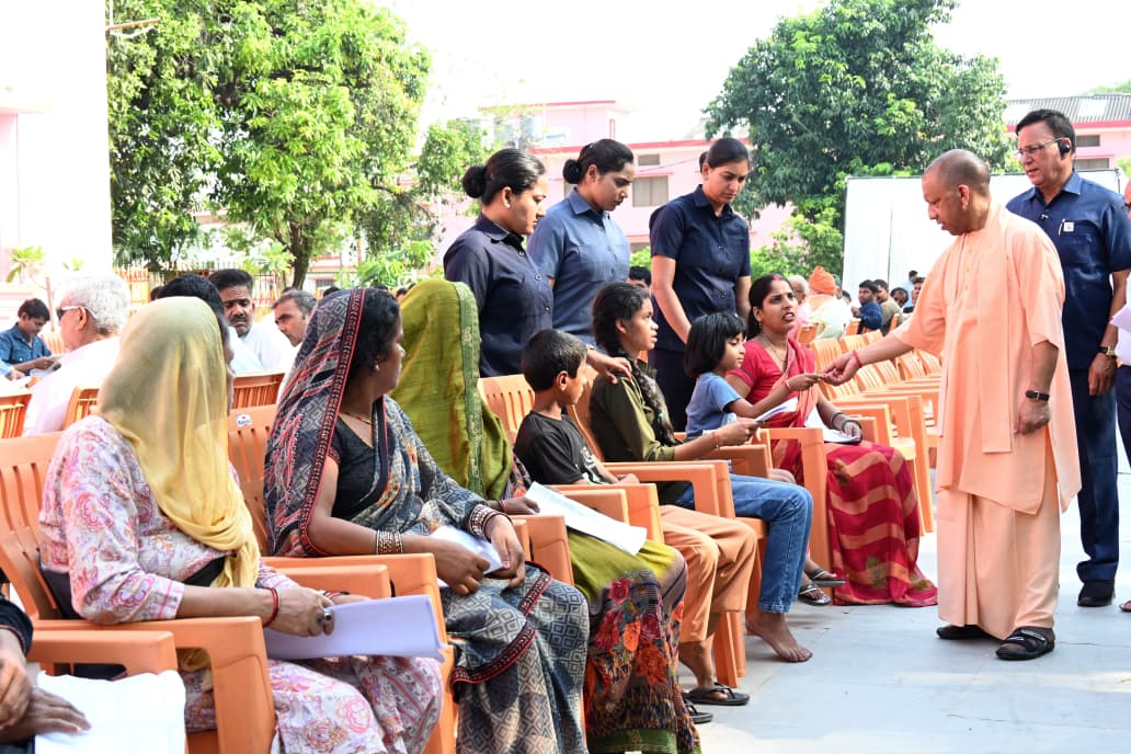 मत करिए चिंता, उपचार कराने में भरपूर मदद देगी सरकार : सीएम योगी