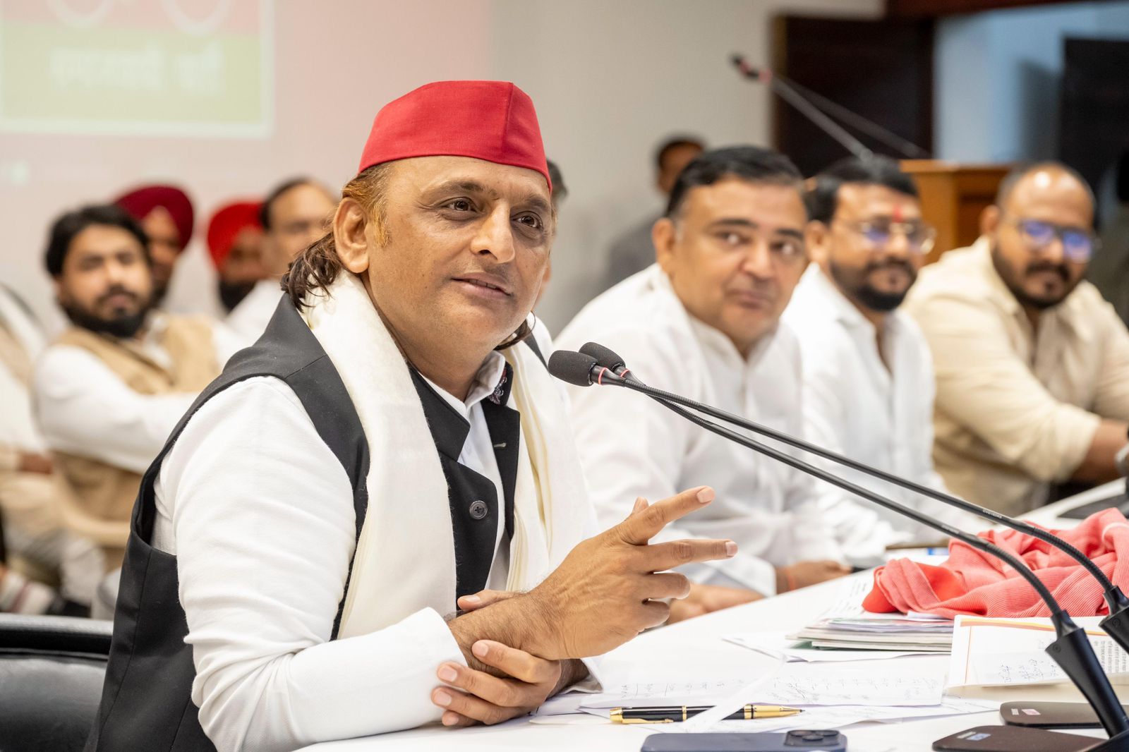 भाजपा सरकार में व्यापारी तबाह हो गया: अखिलेश यादव