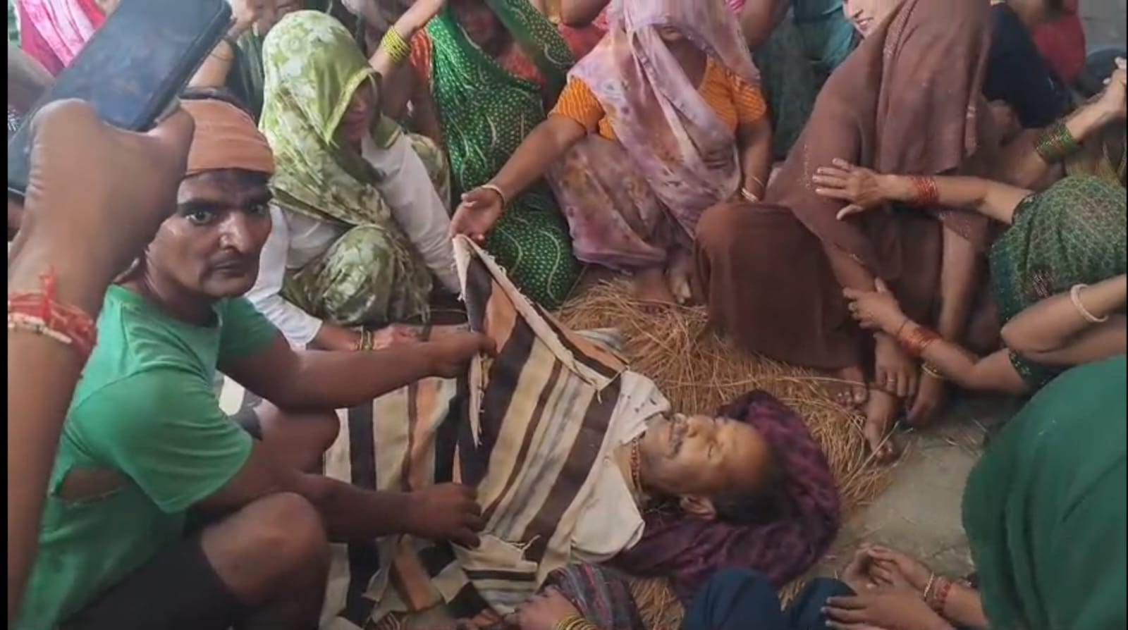 गोवर्धन में अज्ञात वाहन की टक्कर से सिक्योरिटी गार्ड की मौत