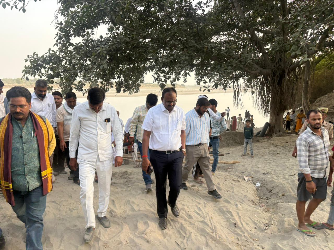 गंगा दशहरा को लेकर प्रशासन अलर्ट, डीएम ने गुदाऊंशाला घाट का किया निरीक्षण