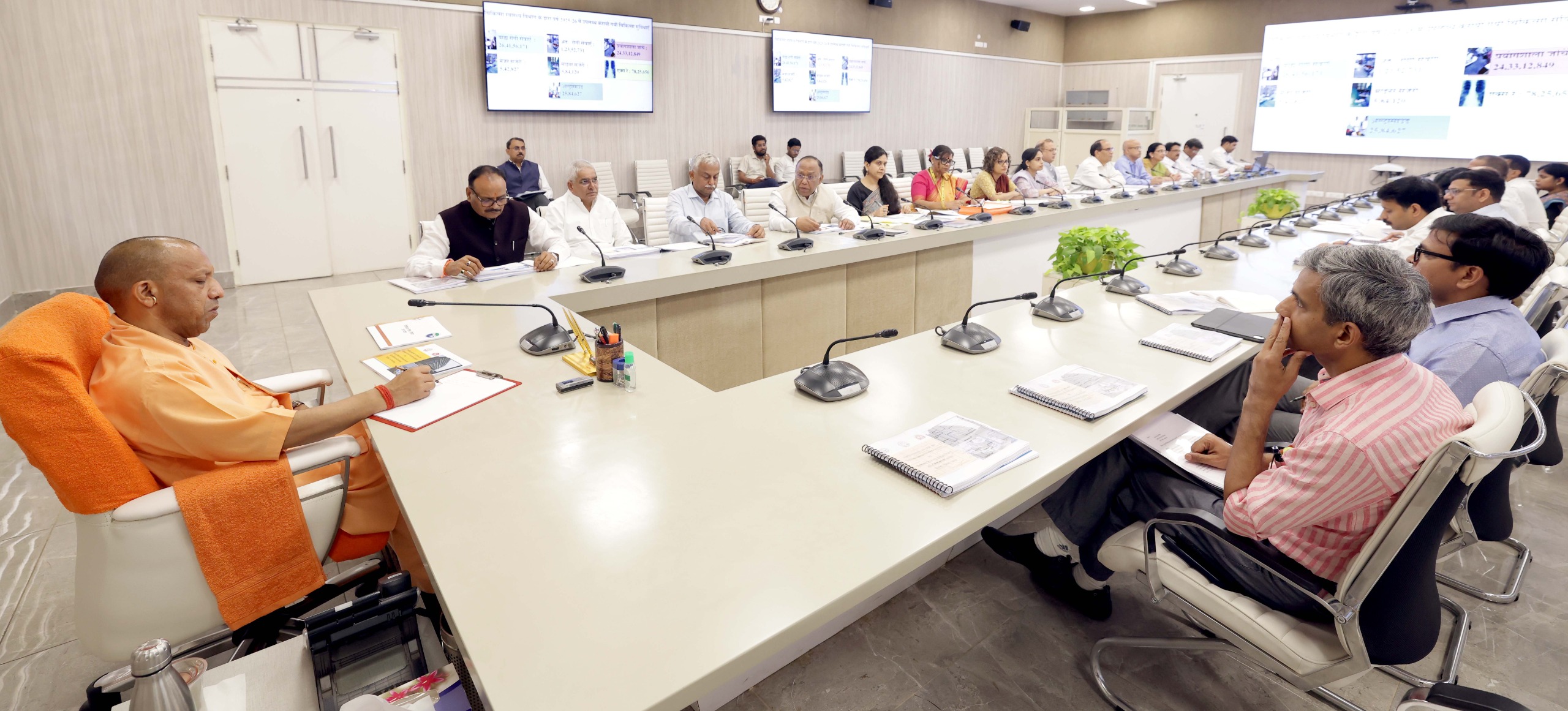 स्वास्थ्य सेवाओं के विस्तार को गुणवत्ता और आधुनिक तकनीक से जोड़ें: मुख्यमंत्री