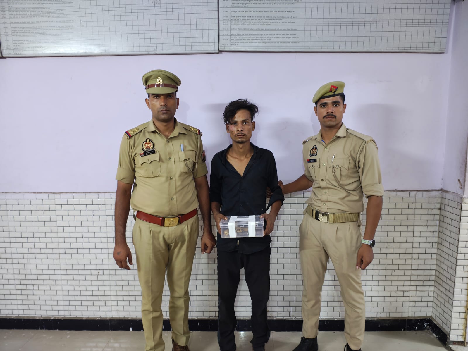 चेकिंग के दौरान अवैध तमंचा और कारतूस सहित युवक गिरफ्तार