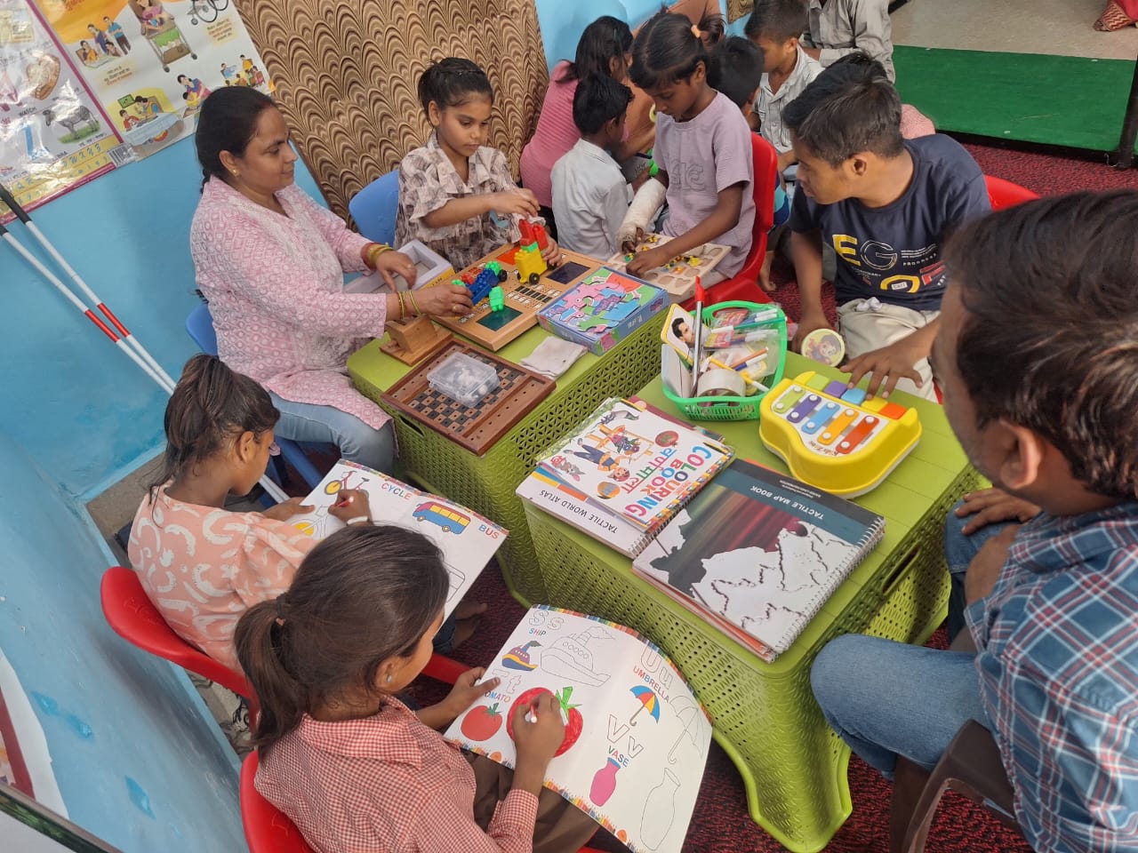 रिसोर्स सेंटरों के माध्यम से दिव्यांग बच्चों को मिल रही गुणवत्तापूर्ण शिक्षा और चिकित्सीय सेवाएं: बीएसए