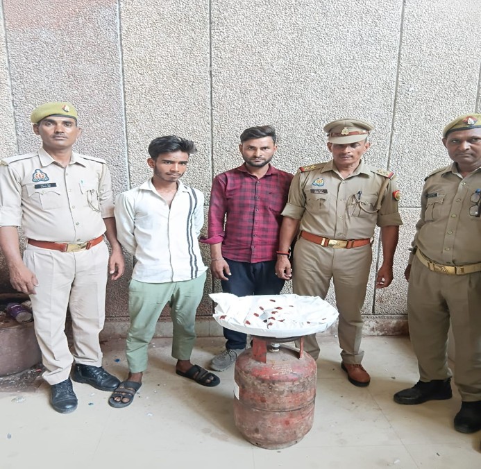 मक्खनपुर पुलिस ने चोरी के दो वांछित अभियुक्त किए गिरफ्तार, तमंचा व चोरी का सामान बरामद