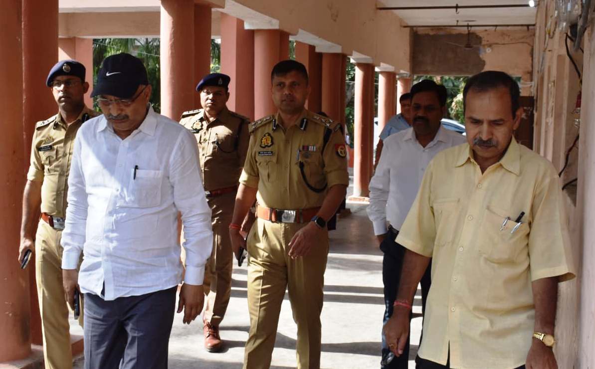 11 परीक्षा केन्द्रों पर उ.प्र. पुलिस भर्ती एवं प्रोन्नति बोर्ड द्वारा आयोजित