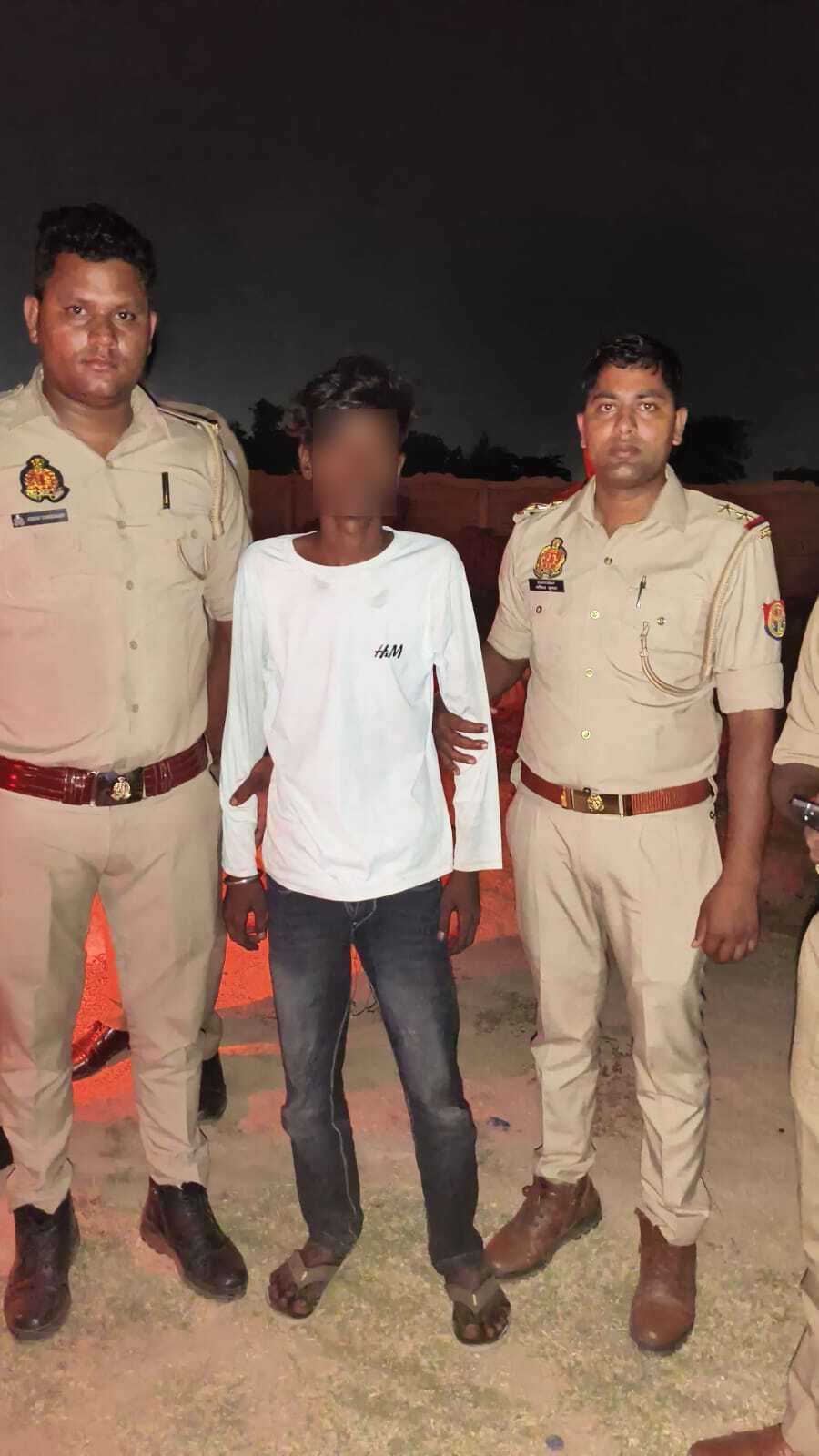 फिरोजाबाद में पुलिस मुठभेड़, दो शातिर मोबाइल चोर गिरफ्तार, एक घायल