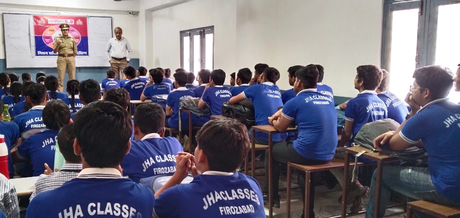फिरोजाबाद पुलिस का साइबर जागरूकता अभियान, लोगों को ऑनलाइन ठगी से बचाव के दिए टिप्स