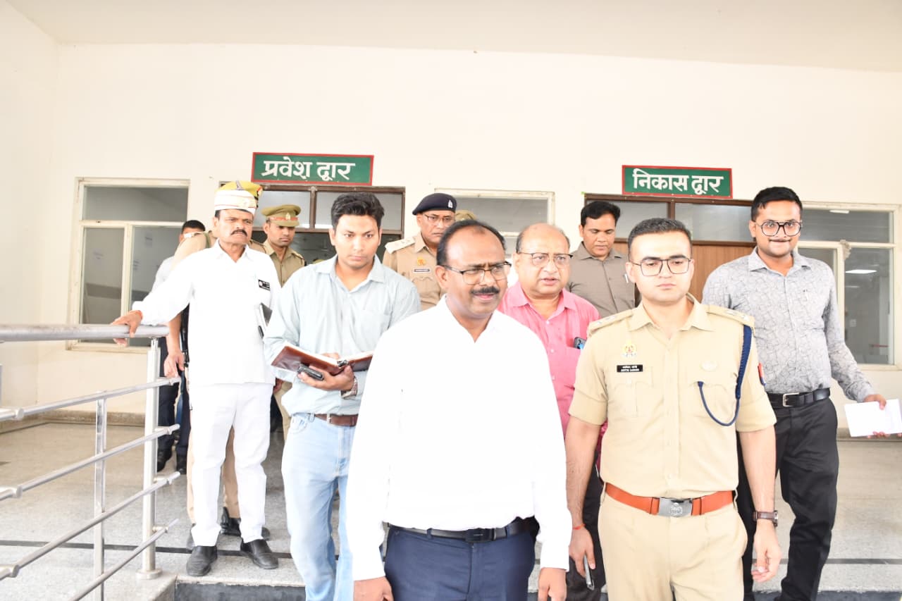 डीएम-एसएसपी ने ट्रॉमा सेंटर का किया औचक निरीक्षण, अग्नि एवं विद्युत सुरक्षा व्यवस्थाओं की जांच