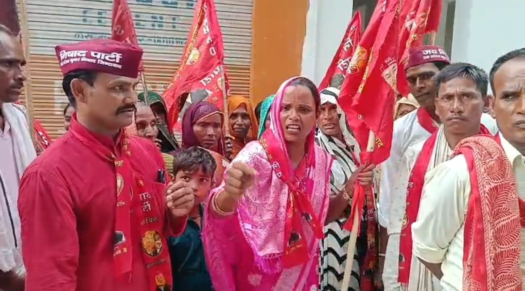 अति पिछड़ी जातियों को अनुसूचित जाति का दर्जा देने की मांग तेज, टूंडला विधायक प्रतिनिधि को सौंपा ज्ञापन