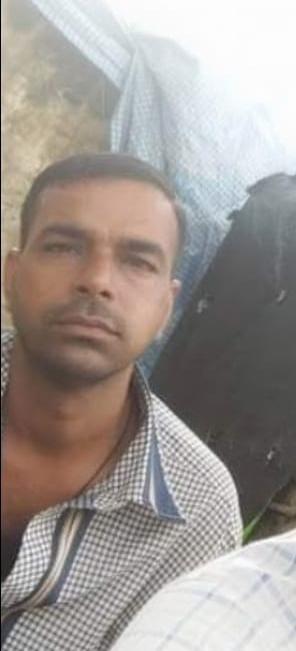 11 हजार वोल्ट की हाईटेंशन लाइन की चपेट में आने से मजदूर की मौत, पोस्टमार्टम के लिए निजी एंबुलेंस से भेजा गया शव
