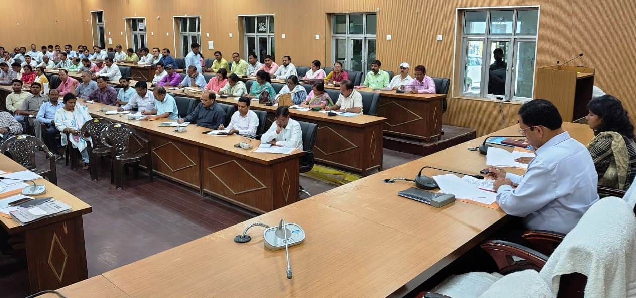 छात्रवृत्ति योजना में लापरवाही किसी भी स्तर पर नहीं होगी स्वीकार-जिलाधिकारी
