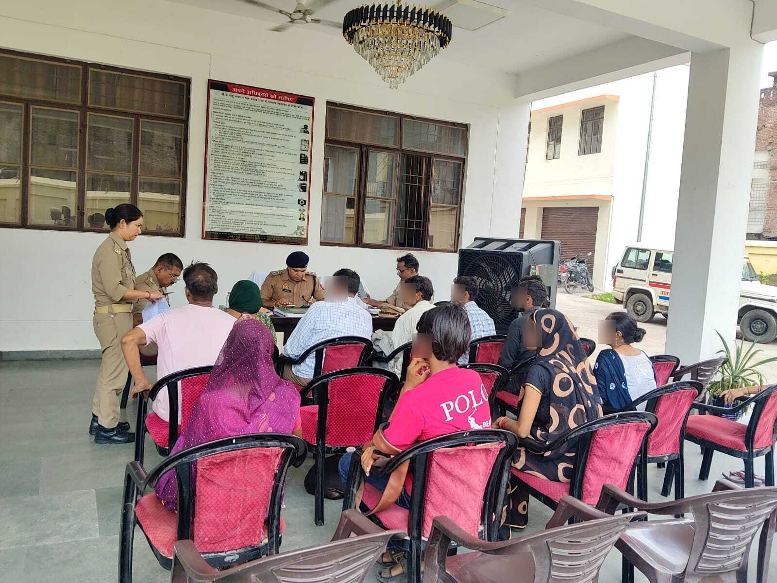 थाना समाधान दिवस में सुनी गईं फरियादियों की समस्याएं, समयबद्ध निस्तारण के निर्देश