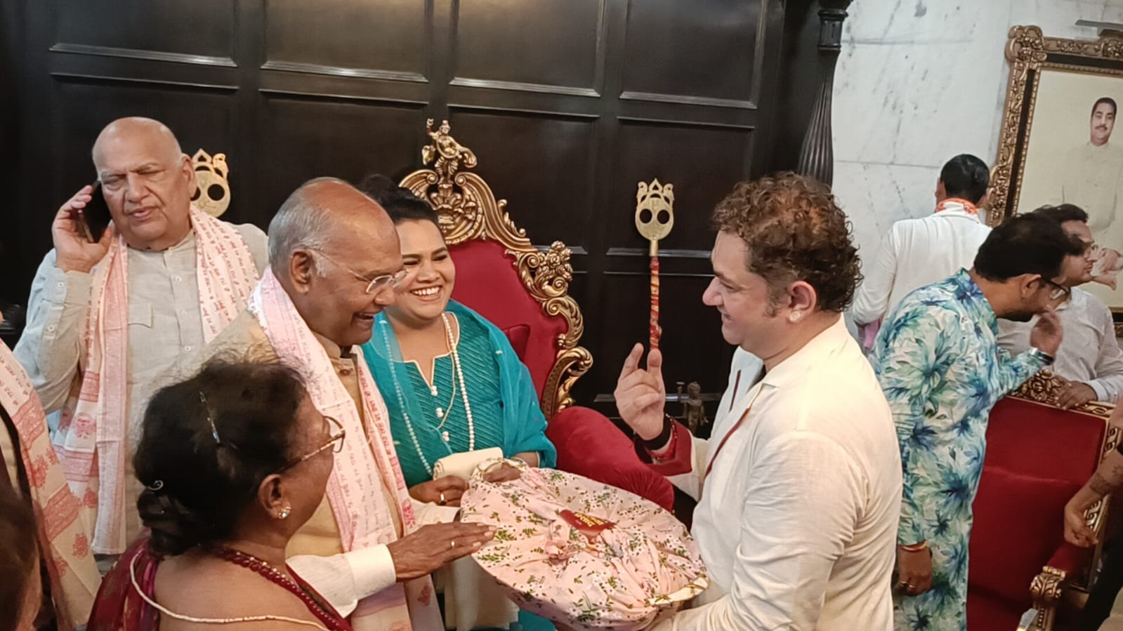 पूर्व राष्ट्रपति रामनाथ कोविंद वृंदावन दौरे पर, वैजंती आश्रम में की पूर्णाहुति, श्री राधारमण मंदिर में टेका माथा