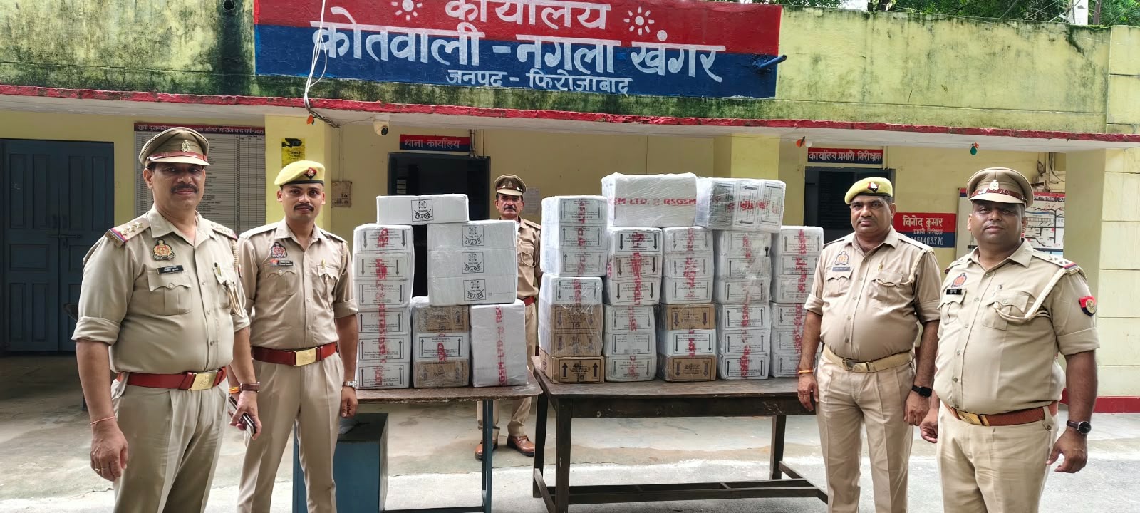 नगला खंगर पुलिस ने पकड़ी 131 पेटी अवैध अंग्रेजी शराब, तस्करी में प्रयुक्त बुलेरो पिकअप बरामद