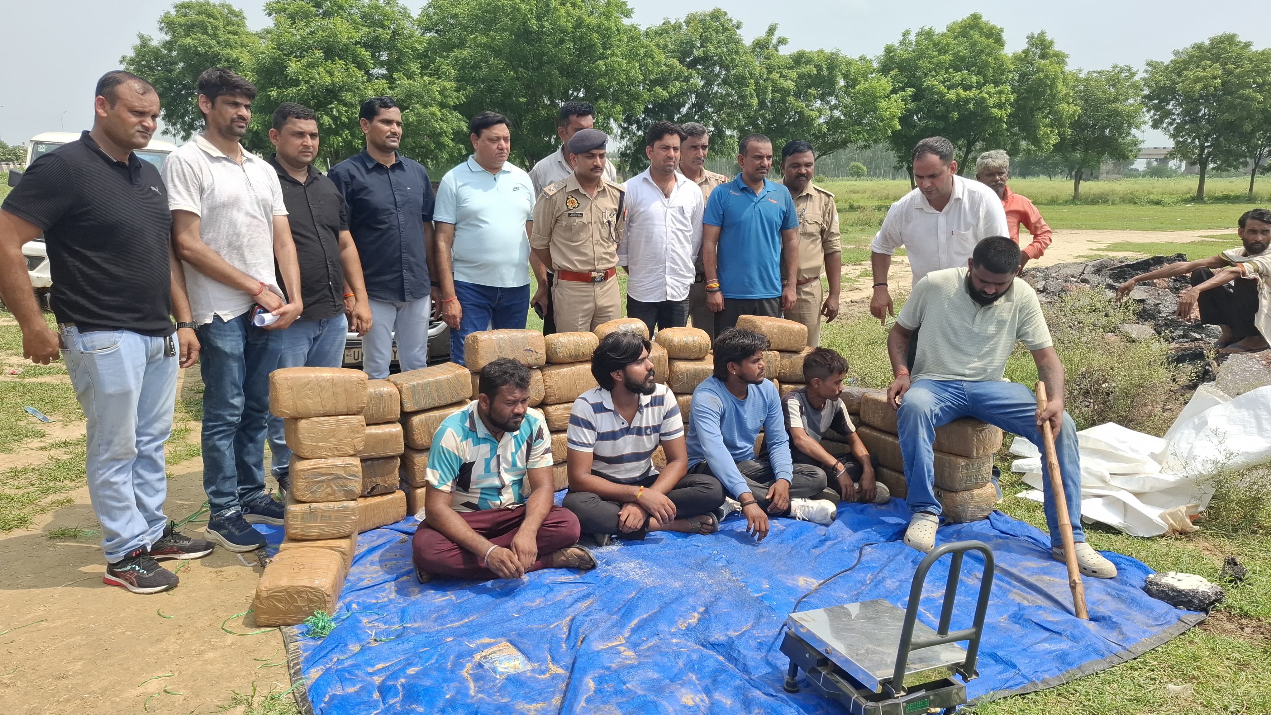 जैविक खाद की आड़ में 2.51 क्विंटल गांजा तस्करी का खेल, एएनटीएफ ने पांच दबोचे
