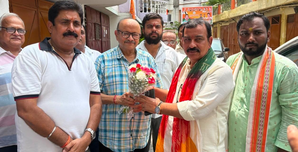 चन्द्रा नगरी कॉलोनी ऐशबाग में ओपन जिम, बच्चों के झूले एवं वृक्षारोपण कार्यक्रम का शुभारंभ