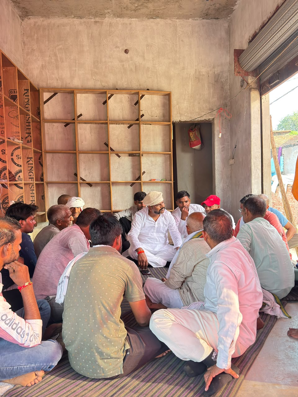 बीएसएफ जवान दिलीप बघेल की शहादत पर शोक, परिजनों को बंधाया ढांढस