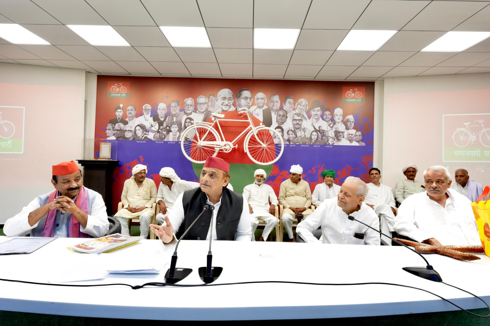 समाजवादी पार्टी किसानों की अपनी पार्टी है: अखिलेश यादव