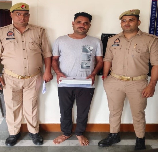 मक्खनपुर पुलिस ने तमंचा और दो कारतूस समेत आरोपी को किया गिरफ्तार