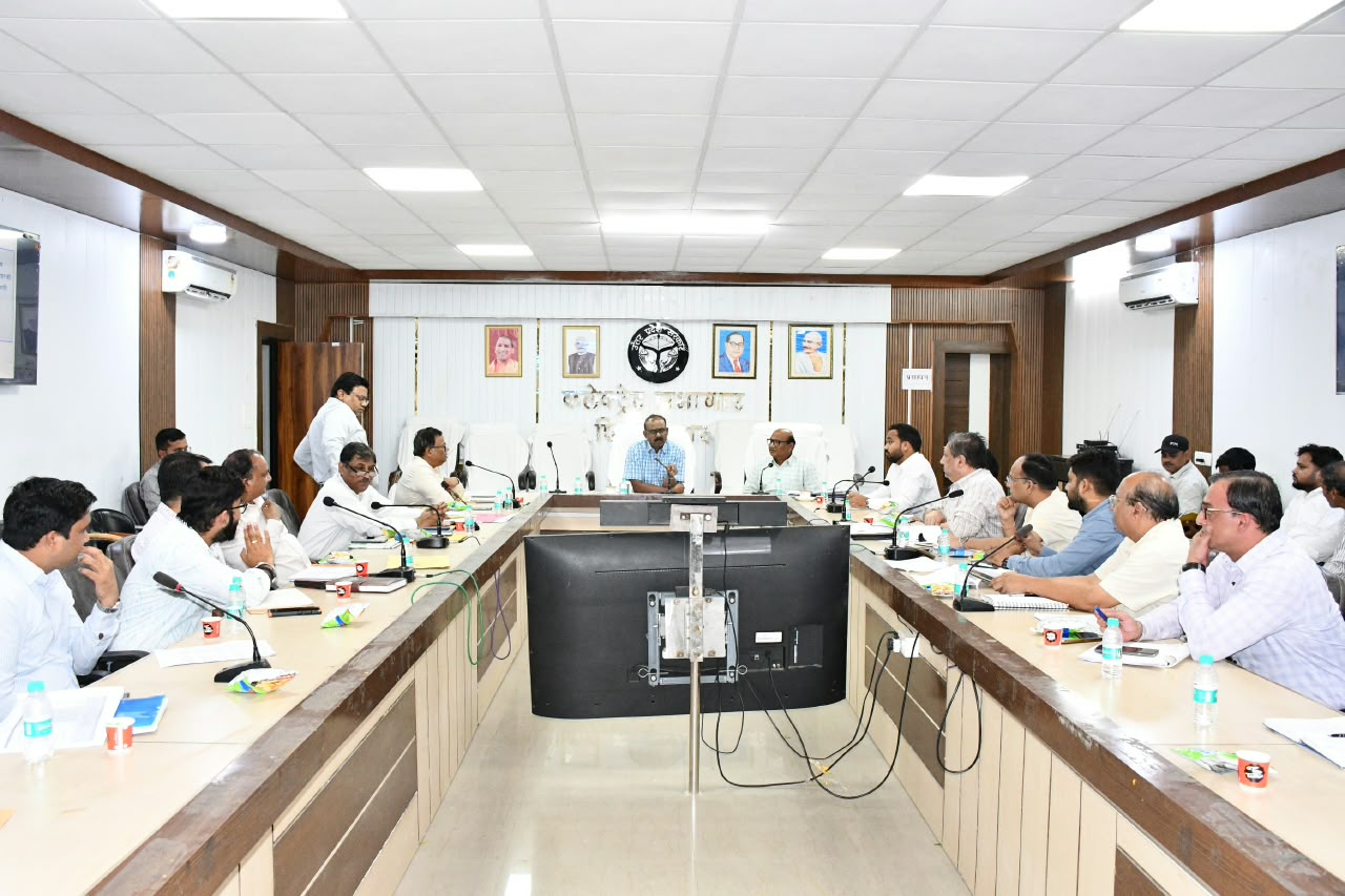 418.79 किमी नहरों की होगी सिल्ट सफाई, रबी फसल के लिए समय पर मिलेगा पानी: डीएम