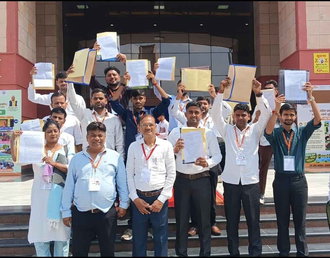 फिरोजाबाद को मिले 13 ग्राम पंचायत अधिकारी, लखनऊ में वितरित हुए नियुक्ति पत्र