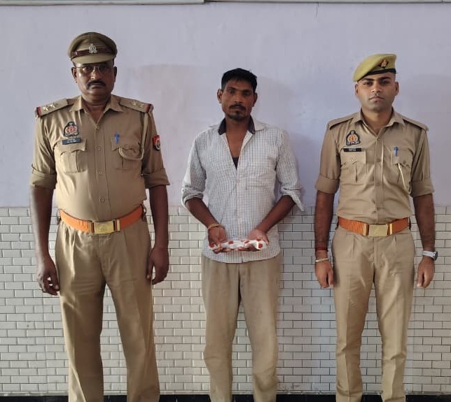 रामगढ़ पुलिस ने तमंचा और कारतूस समेत एक युवक को किया गिरफ्तार