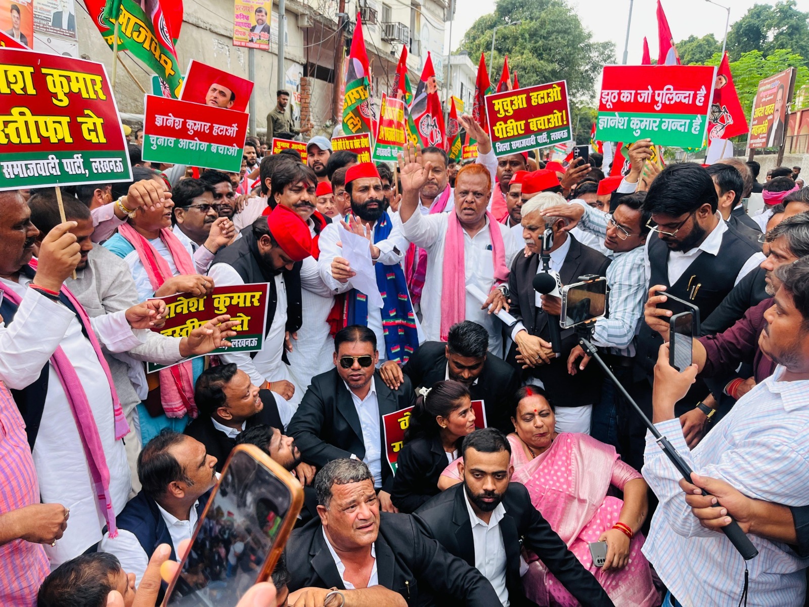 प्रदेश भर में हुआ सपा का वोट बचाओ देश बचाओ प्रदर्शन