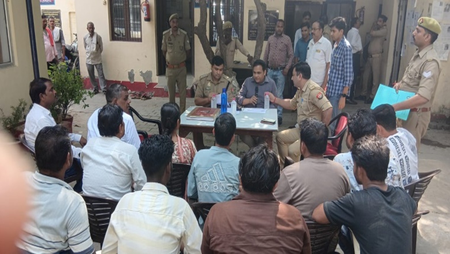 फिरोजाबाद: लाइनपार पुलिस ने छह लावारिस वाहनों की कराई नीलामी, 50 हजार रुपये में हुआ निस्तारण