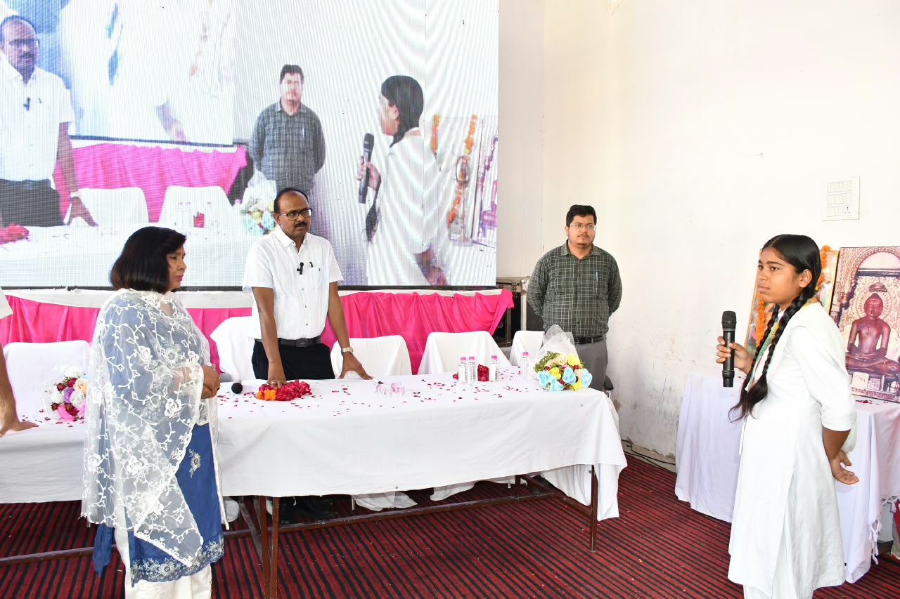 जिलाधिकारी ने 6200 छात्र-छात्राओं को दिए सफलता के मंत्र, परीक्षा की तैयारी के बताए टिप्स
