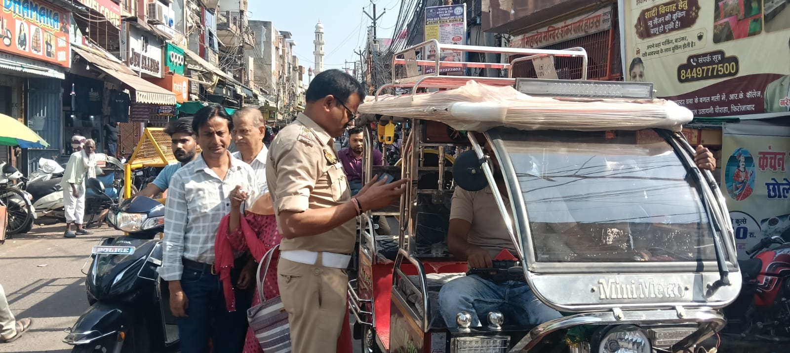 फिरोजाबाद में यातायात पुलिस का अभियान, 74 वाहनों के चालान