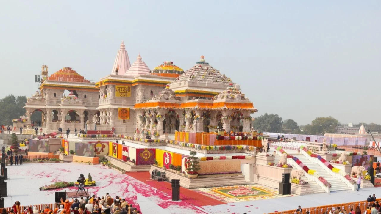 सीएम योगी के नेतृत्व में पर्यटन के विकास से अयोध्या बना उत्तर प्रदेश का इकोनॉंमिक पावरहाउस