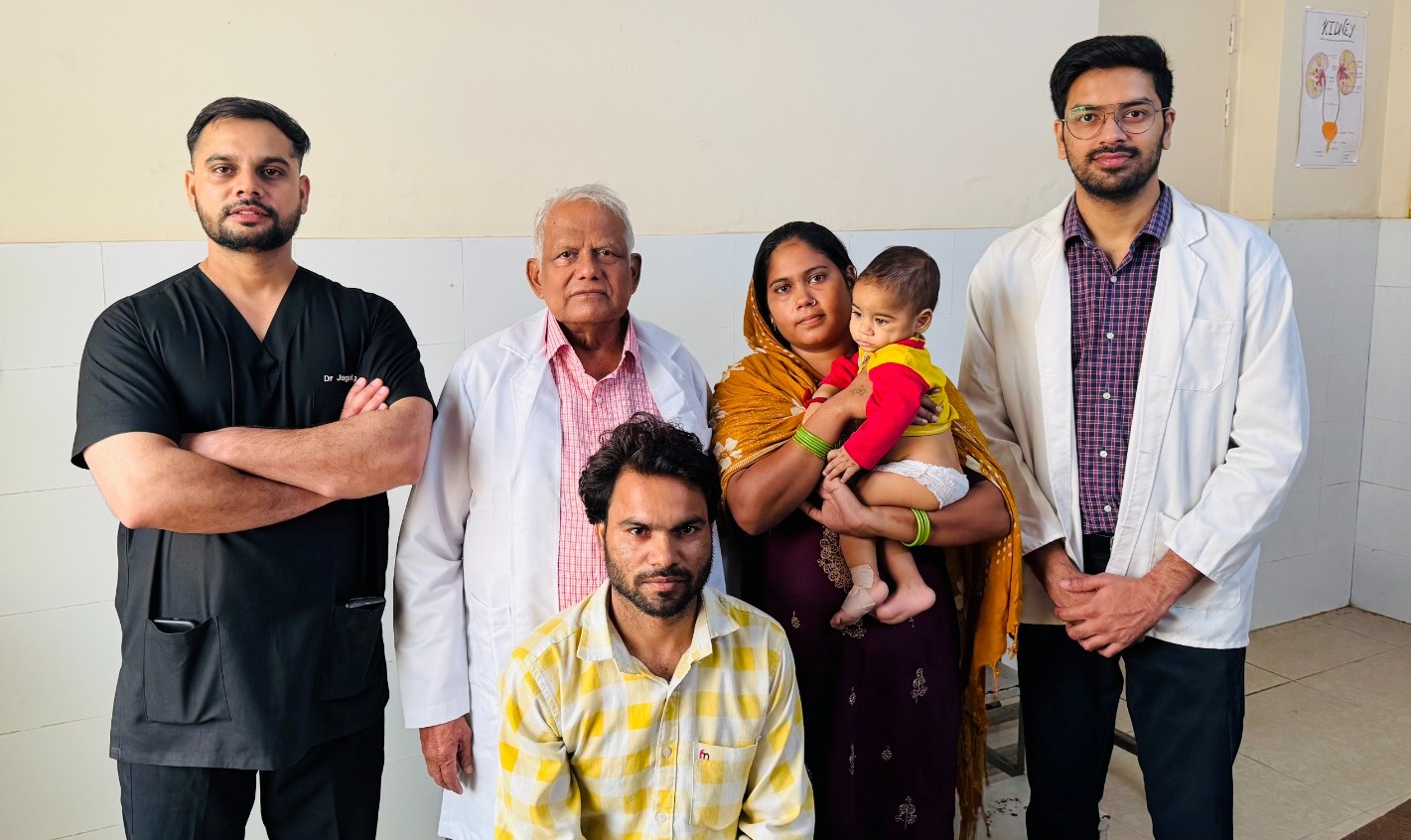 के.डी. हॉस्पिटल में सात माह के बच्चे की सफल सर्जरी, शिशु शल्य विशेषज्ञ डॉ. श्याम बिहारी शर्मा ने निकाली पित्तवाहिनी की जन्मजात गांठ