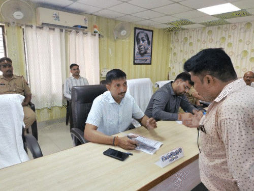 जिलाधिकारी की अध्यक्षता में तहसील सरोजनीनगर में सम्पूर्ण समाधान दिवस का आयोजन