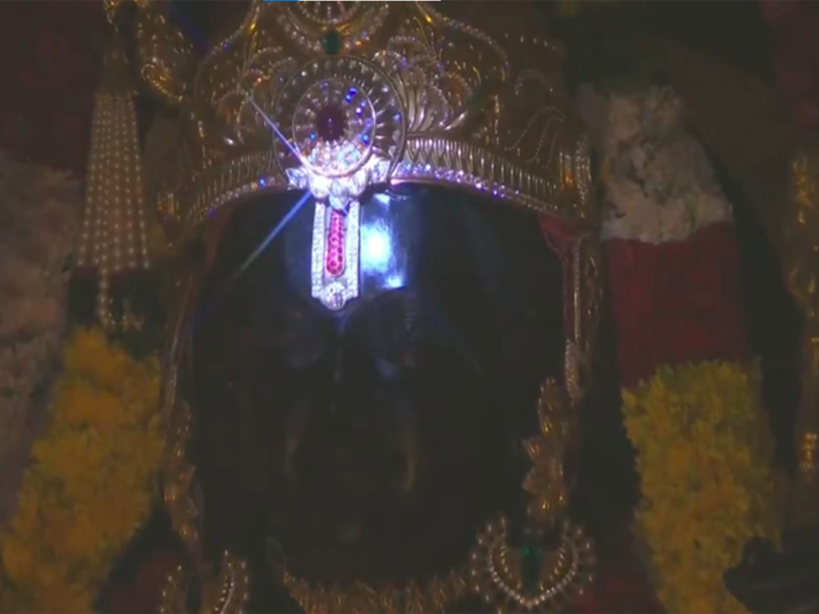 रामनवमी पर अयोध्या में रामलला का दिव्य सूर्य तिलक