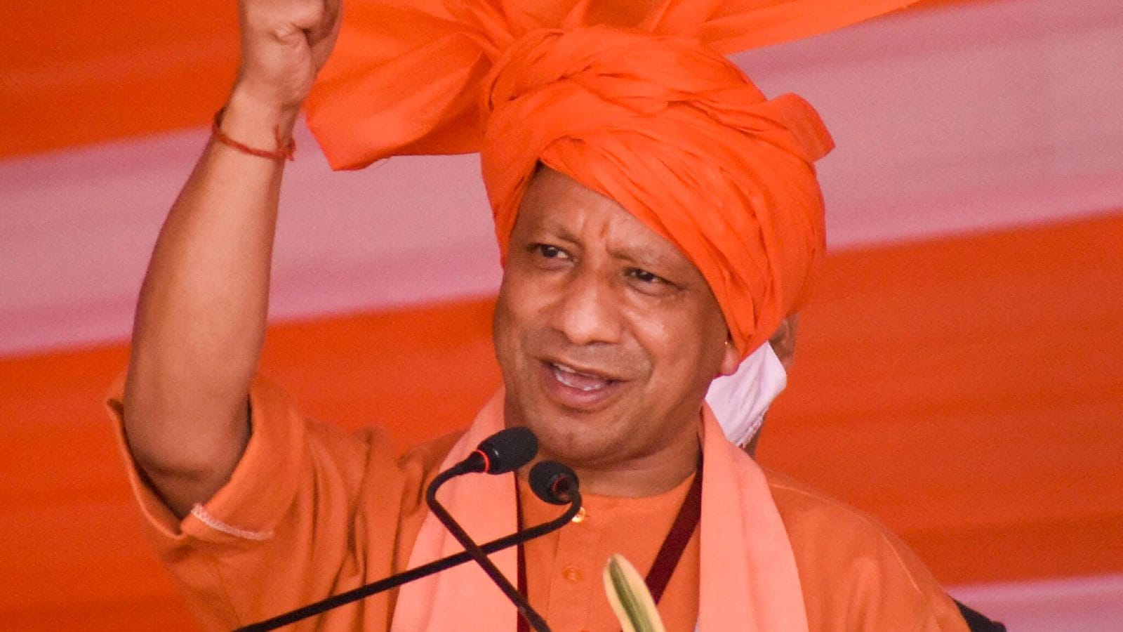 कोहरे और ठंड को लेकर सीएम योगी का सख्त निर्देश, बोले-फील्ड में अलर्ट रहें अफसर