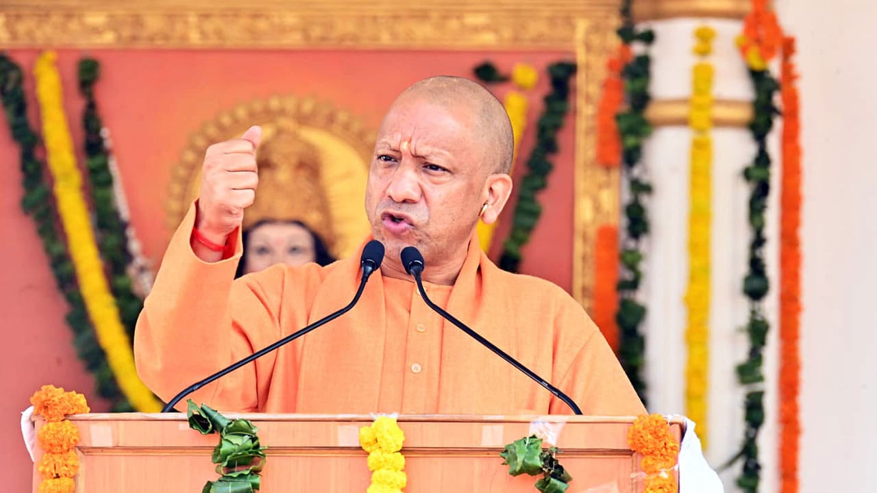 जनसुरक्षा के लिए अवैध शराब माफियाओं पर योगी आदित्यनाथ सरकार की कड़ी कार्रवाई