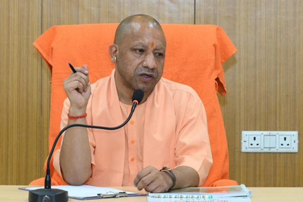 यूपी में सड़क सुरक्षा को मजबूत करने की नई पहल, 'सड़क सुरक्षा मित्र' और 'राहवीर' योजनाओं का विस्तार